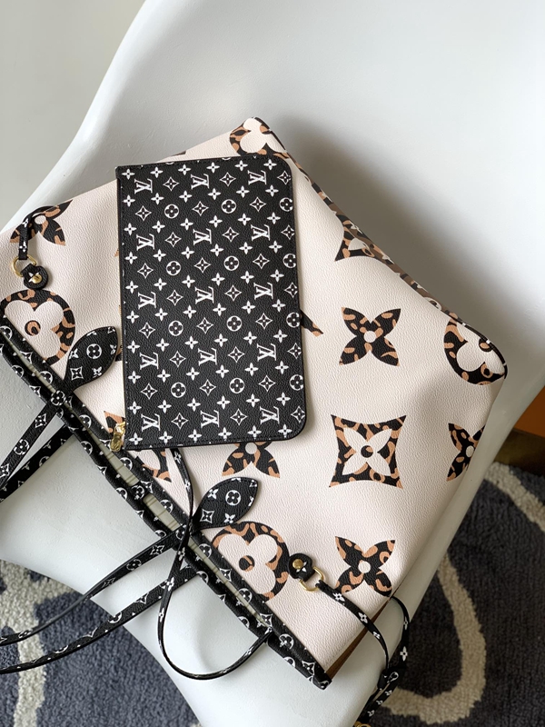 ルイヴィトンバッグ角部分ディテール